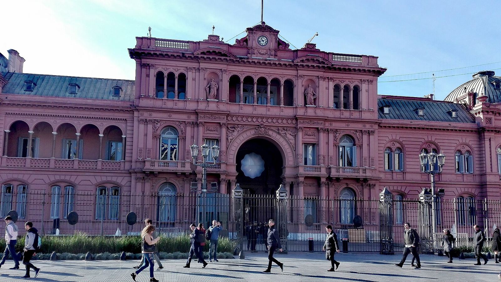 The Casa Rosada and its central arch on Plaza de Mayo